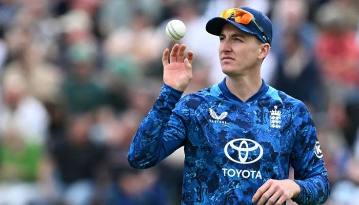 انگلش وائٹ بال کپتان ہیری بروک پر 30 ہزار پاؤنڈ جرمانہ