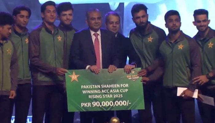 پاکستان شاہینز اور ہانگ کانگ ٹورنامنٹ جیتنے والی ٹیموں کیلئے انعامات