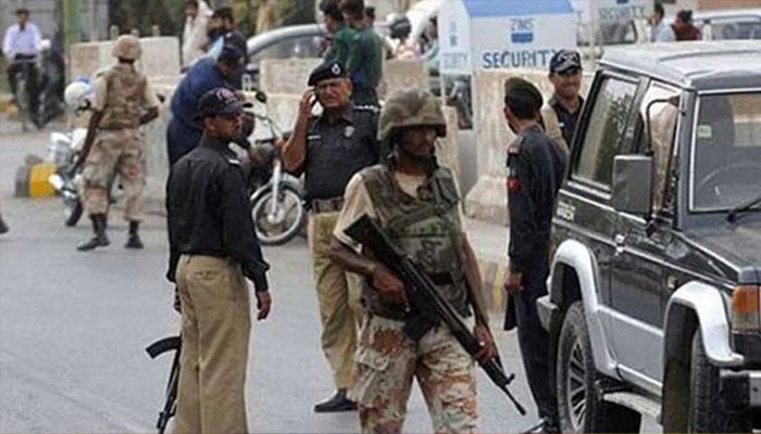 رینجرز اور پولیس کی مشترکہ کارروائی، متعدد وارداتوں میں ملوث راکھا ڈکیت گروہ کے 4 ملزمان گرفتار