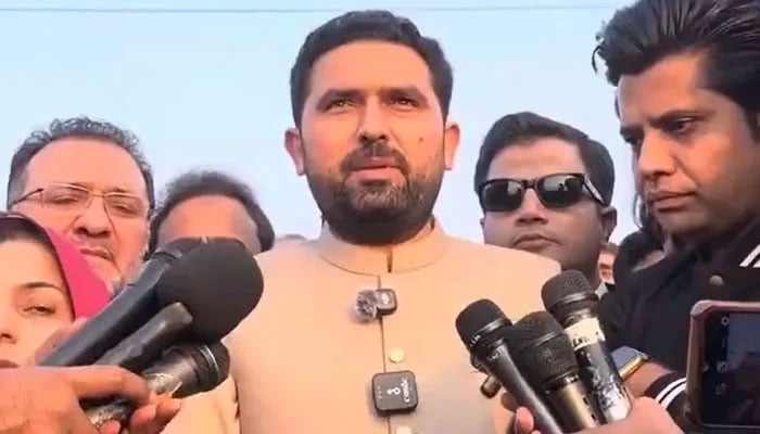 سندھ پر زرداری کا قبضہ ہے، پی پی نے 26 ویں ترمیم کرکے آئین کا ڈھانچہ ہلا دیا، وزیراعلیٰ KP