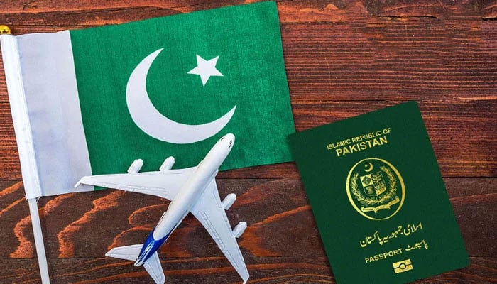 پاکستانی پاسپورٹ 98 ویں نمبر پر، 31 ممالک میں ویزا فری داخلہ ممکن