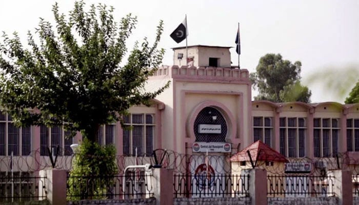 سخت گیر شہرت رکھنے والے مرزا ساجد بیگ نے اڈیالہ جیل کے سپرنٹنڈنٹ کا چارج سنبھال لیا