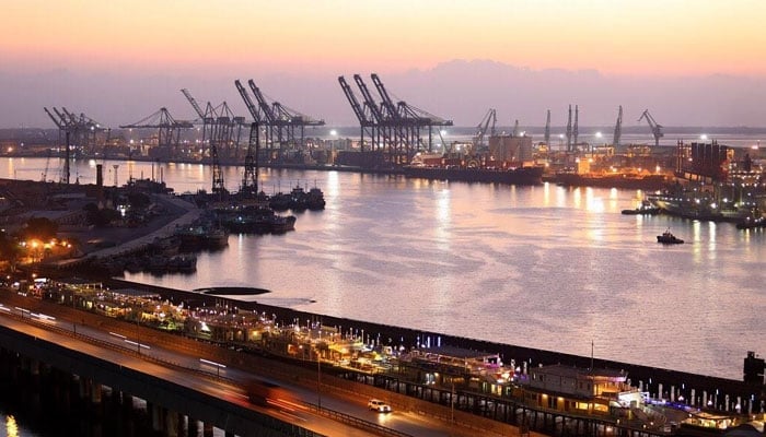 رواں مالی سال کے پہلے 6 ماہ کے دوران بڑے شعبوں کی برآمدات گر گئیں