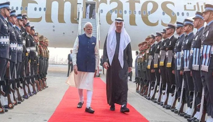 بھارت اور UAE میں دفاعی معاہدے کیلئے پیش رفت، 3 ارب ڈالر LNG خریدنے کا معاہدہ