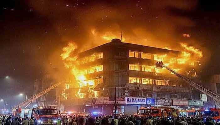 ابتداء میں لگا معمولی آگ ہے، دیکھتے ہی پھیل گئی، دکاندار