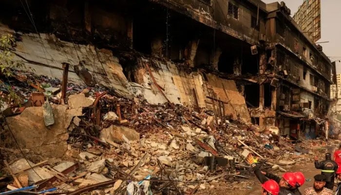 گل پلازہ، پارکنگ ایریا میں دکانیں بنیں اور چھت کو پارکنگ میں بدلا گیا