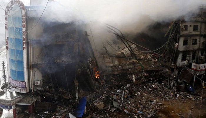 سانحہ شاپنگ پلازہ، ایک ہی دکان میں پناہ لینے والے 30  افراد زندہ جل گئے، تعداد 60 ہوگئی