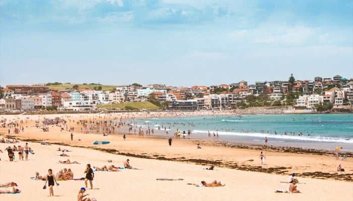 دنیا کے کئی ممالک میں سردی، آسٹریلیا شدید گرمی کی لپیٹ میں