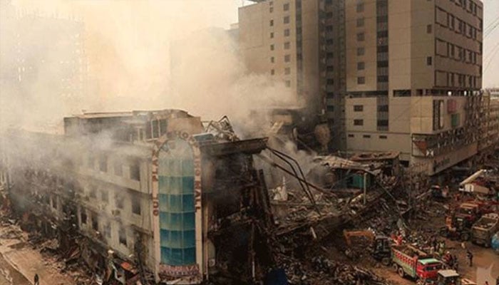 گل پلازہ، گراؤنڈ فلور کی فلاور شاپ پر بچے کے ہاتھوں آگ لگی، کمشنر نے رپورٹ وزیر اعلیٰ کو پیش کردی