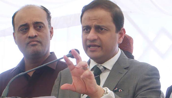 میئر کراچی نے عزیزآباد میں لال قلعہ سمیت پانچ پارکس کا افتتاح کردیا