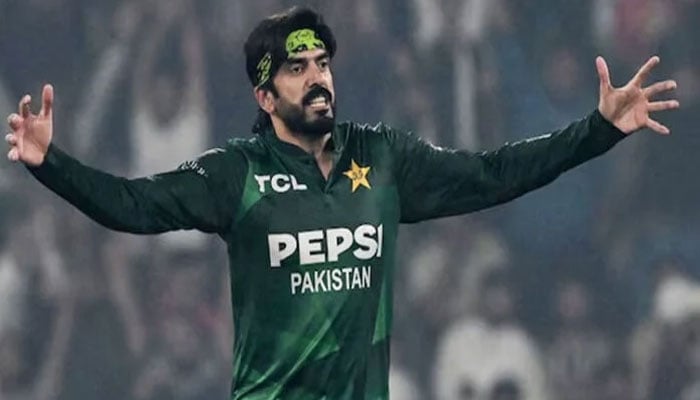 آسٹریلوی کرکٹ ٹیم نے عثمان طارق کیخلاف مہم شروع کردی