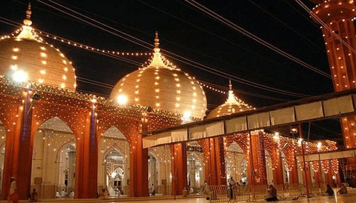 شب برات مذہبی عقیدت و احترام کیساتھ آج منائی جائے گی