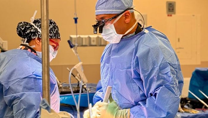 اسپین میں مردہ شحص کے عطیے سے دنیا کی پہلی فیس ٹرانسپلانٹ سرجری