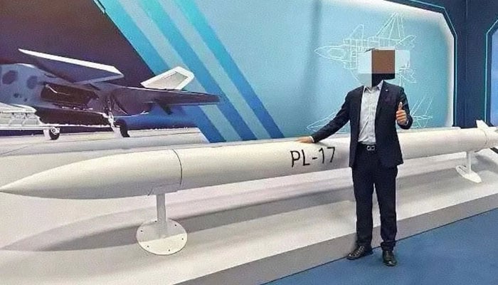 چین کا پراسرار ائیر ٹو ائیر میزائل PL-17 منظر عام پر آگیا