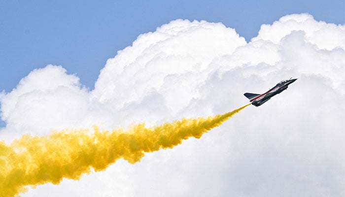 جے 10 سی کے چرچے، سنگاپور ایئرشو میں شاندار فضائی مظاہرہ