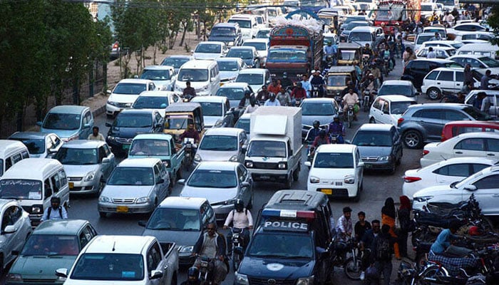 کراچی میں ٹریفک کی صورتحال روز بروز سنگین ہوتی جارہی ہے ، مظہر نواز
