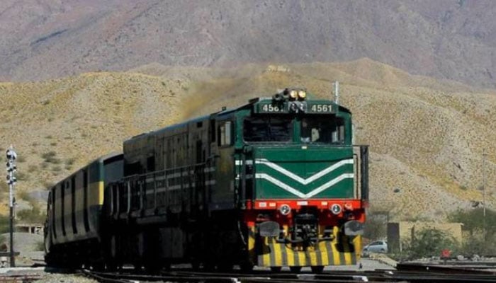 کوئٹہ سے پشاور کیلئے جعفر ایکسپریس 5 روز بعد بحال