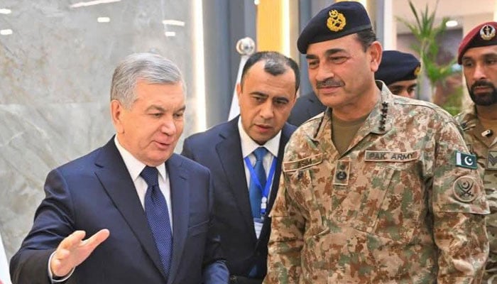 ازبک صدر کا گلوبل انڈسٹریل اینڈ ڈیفنس سلوشنز کا دورہ، فیلڈ مارشل کا پرتپاک استقبال، اہم دفاعی مصنوعات کا مشاہدہ کیا، آئی ایس پی آر