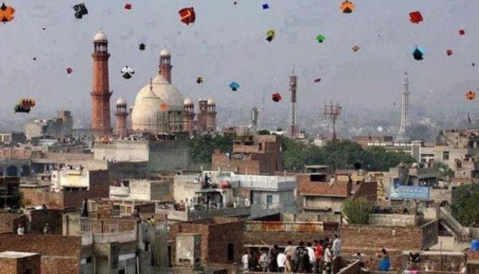 لاہور میں 25 سال بعد 3 روزہ بسنت کا آغاز، ممنوعہ ڈور کے استعمال سے خوشی کا تہوار خونی نہ بنایا جائے، وزیراعلیٰ مریم نواز