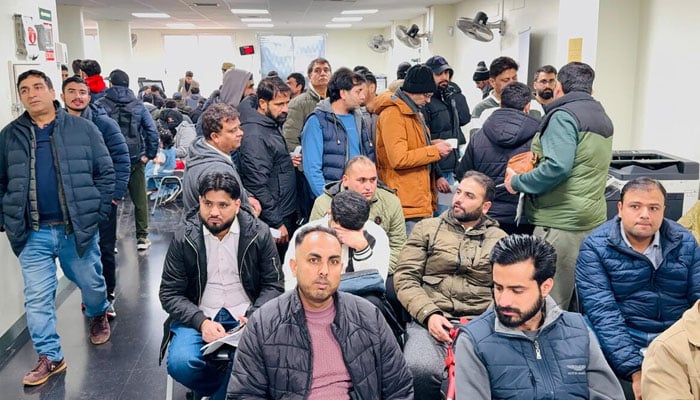 اسپین میں غیرقانونی مقیم پاکستانیوں کیلئے پاسپورٹ اجراء، پولیس رپورٹ سے استثنیٰ کی سفارش