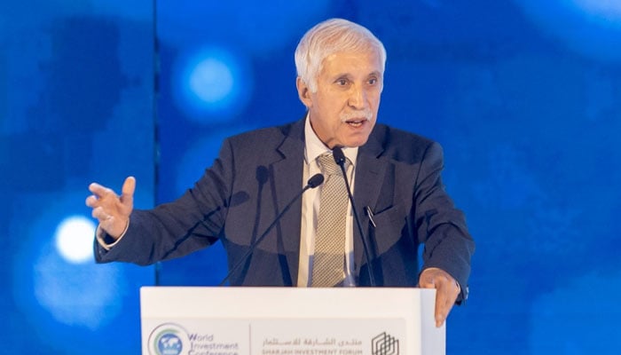 ملک کے سب سے بڑے تجارتی مرکز کراچی کی سڑکوں کا برا حال ہے، قیصر احمد شیخ