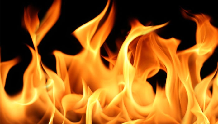 ایکسپورٹ پروسیسنگ زون میں فیکٹری میں لگنے والی آگ پر 11 گھنٹے بعد قابو پالیا گیا