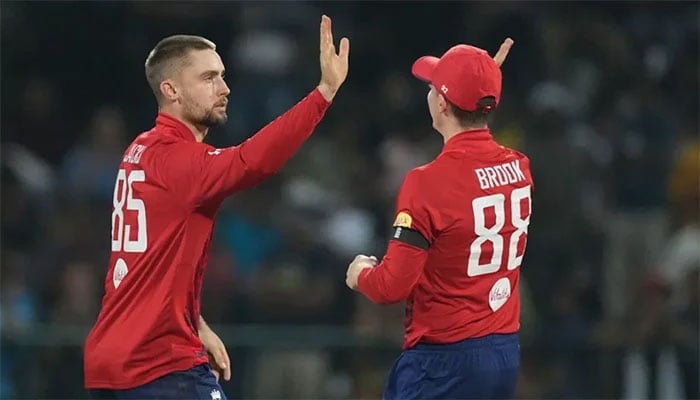 نیپال نے تارے دکھا دیئے، انگلینڈ شکست سے بال بال بچ گیا، میچ کا فیصلہ آخری گیند پر ہوا