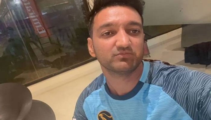 عرب امارات کے پاکستانی نژاد بیٹر کو بھارت سے واپس بھیج دیا گیا