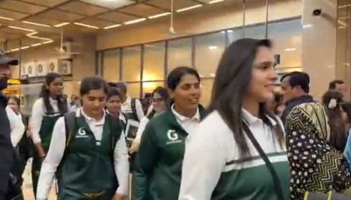 ویمنز اے کرکٹ ٹیم بنکاک پہنچ گئی