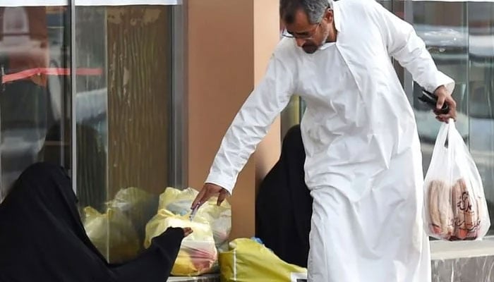 خلیجی ممالک پاکستانی بھکاریوں، چوروں، جعلسازوں کیلئے جنت، 38 ہزار ڈی پورٹ