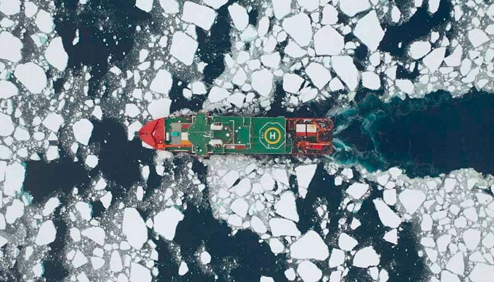 چین آرکٹک میں پولر سلک روڈ بناکر اثر و رسوخ بڑھا رہا ہے، برطانوی میڈیا