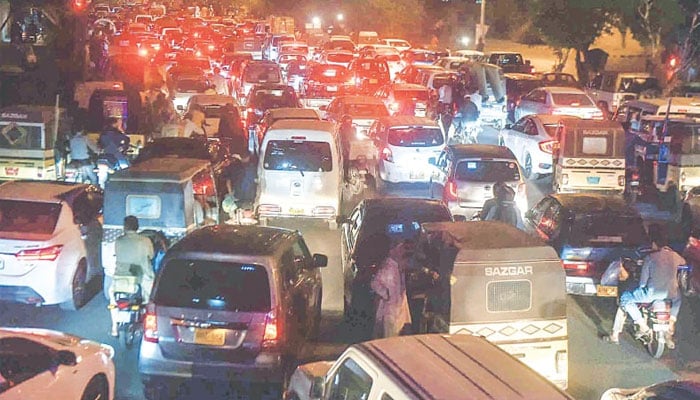 سڑکوں کی بندش، ناقص ٹریفک مینجمنٹ، بے ہنگم تجاوزات نے کراچی جام کر دیا، ایم کیو ایم