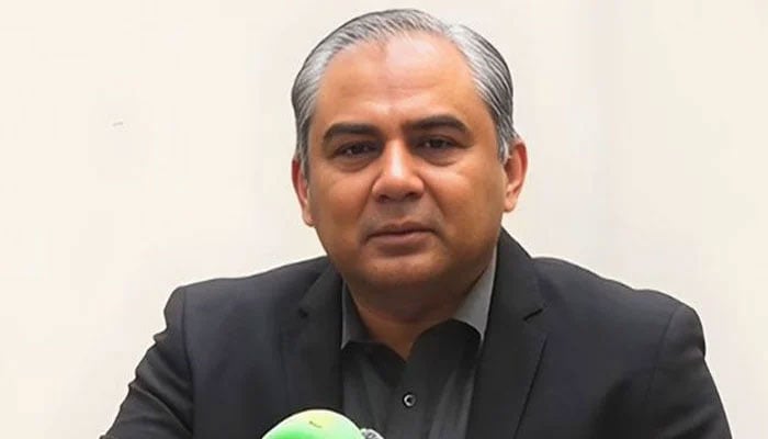 عمران کا علاج، علیمہ رکاوٹ بنیں، صحت پر سیاست کی، کہا حکومت کی بات مان لی تو معاملہ ختم ہوجائے گا، سیاسی لوگ علاج سے مطمئن ہیں، وزیر داخلہ