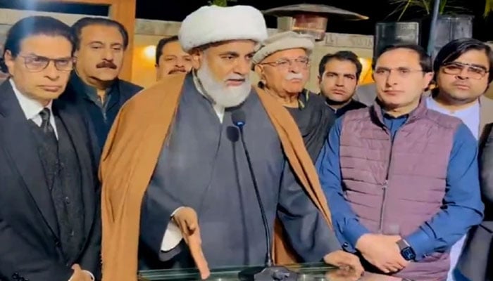 ناصر عباس کا پارلیمنٹ میں دھرنا ختم کرنے کا اعلان