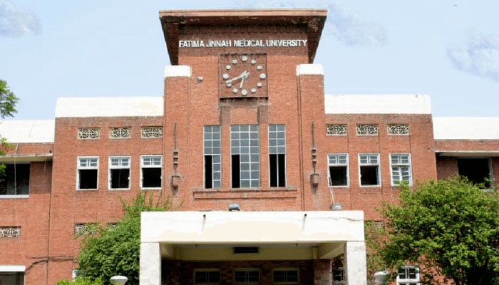 طالبہ کی افسوسناک وفات، فاطمہ جناح میڈیکل کالج سے رپورٹ طلب