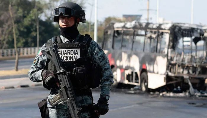 میکسیکو: مافیا سربراہ کی فوجی آپریشن میں ہلاکت پر ہنگامے، نیشنل گارڈ کے 25 ارکان ہلاک ہوگئے