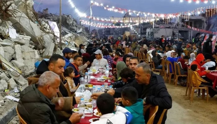 ابوظہبی میں غزہ کے تین ہزار فلسطینیوں کیلئے اجتماعی افطار، عرب امارات کی انسانی امداد کا سلسلہ جاری