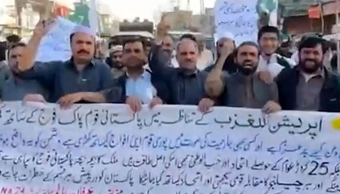 مختلف شہروں میں پاک فوج سے اظہار یکجہتی کیلئے ریلیوں کا انعقاد