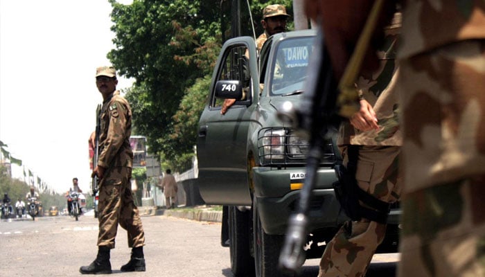 حساس تنصیبات، سی پیک منصوبوں، غیر ملکی مشنز کی سیکورٹی بڑھانے کا حکم