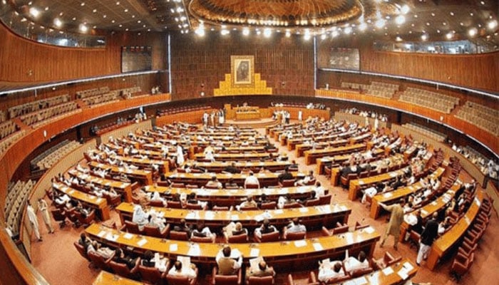 پارلیمنٹ کے مشترکہ اجلاس میں خامنہ ای اور فتنہ الخوارج کیخلاف جنگ میں شہید ہونیوالوں کیلئے فاتحہ خوانی