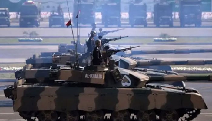 پاکستان کا افغان و ایران کی فوج سے تقابل نہیں کیا جاسکتا، تجزیہ کار