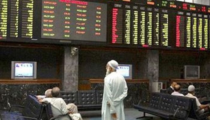 اسٹاک مارکیٹ، اتار چڑھاؤ کے دوران فروخت کا دباؤ برقرار، 1355 پوائنٹس کی کمی