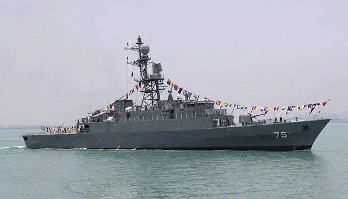 سری لنکا نے ایرانی بحری جہاز کو حفاظتی تحویل میں لیکر اپنی بندرگاہ منتقل کردیا