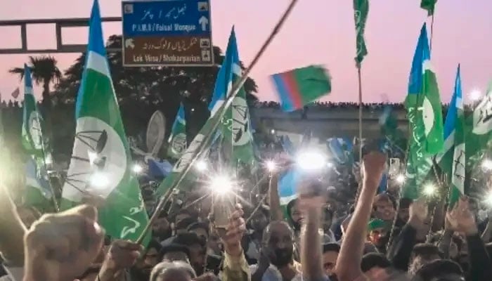 جماعت اسلامی کے تحت 100 سے زائد اہم مقامات اور مساجد کے باہر مظاہرے