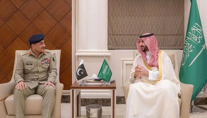 ایران جنگ، فیلڈ مارشل کا دورہ سعودیہ، وزیر دفاع سے ملاقات، دفاعی معاہدے کے تحت سعودی علاقوں پر حملے روکنے کیلئے مشترکہ اقدامات پر مشاورت