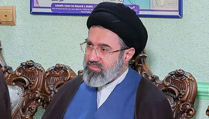 خامنہ ای کے بیٹے کو جانشین بنانے کا ایرانی عندیہ