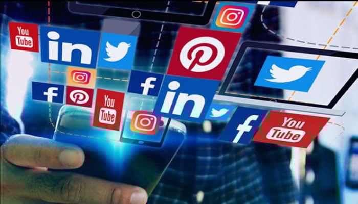 دبئی میں مقیم پاکستانیوں کو سوشل میڈیا پر غیر ذمے دارانہ مواد شیئر نہ کرنے کی ہدایت