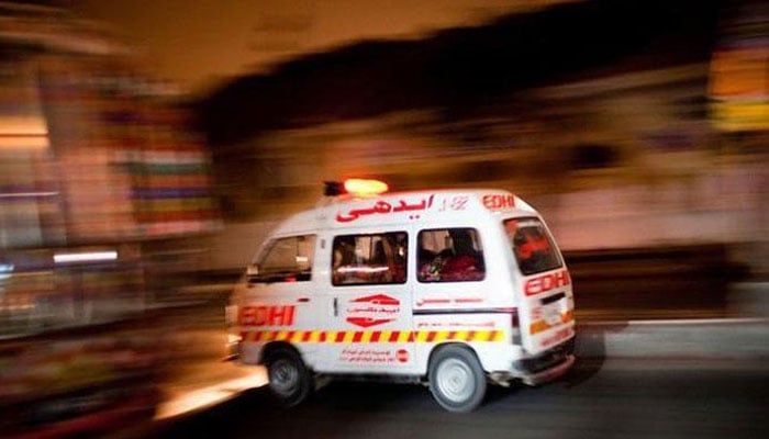 مختلف علاقوں میں ٹریفک حادثات، 2 افراد جاں بحق، 2 زخمی