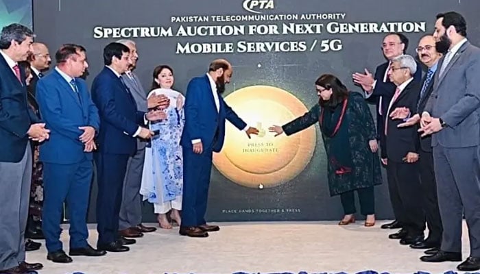 تیز ترین انٹرنیٹ دور کا آغاز، 5G اسپیکٹرم کی تاریخی نیلامی مکمل، حکومت کو 142 ارب روپے حاصل
