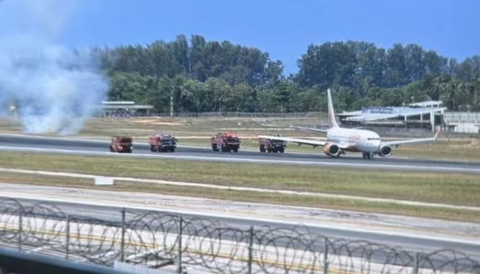 تھائی لینڈ، ایئر انڈیا کے طیارے نے رن وے کو اکھاڑ کر رکھ دیا